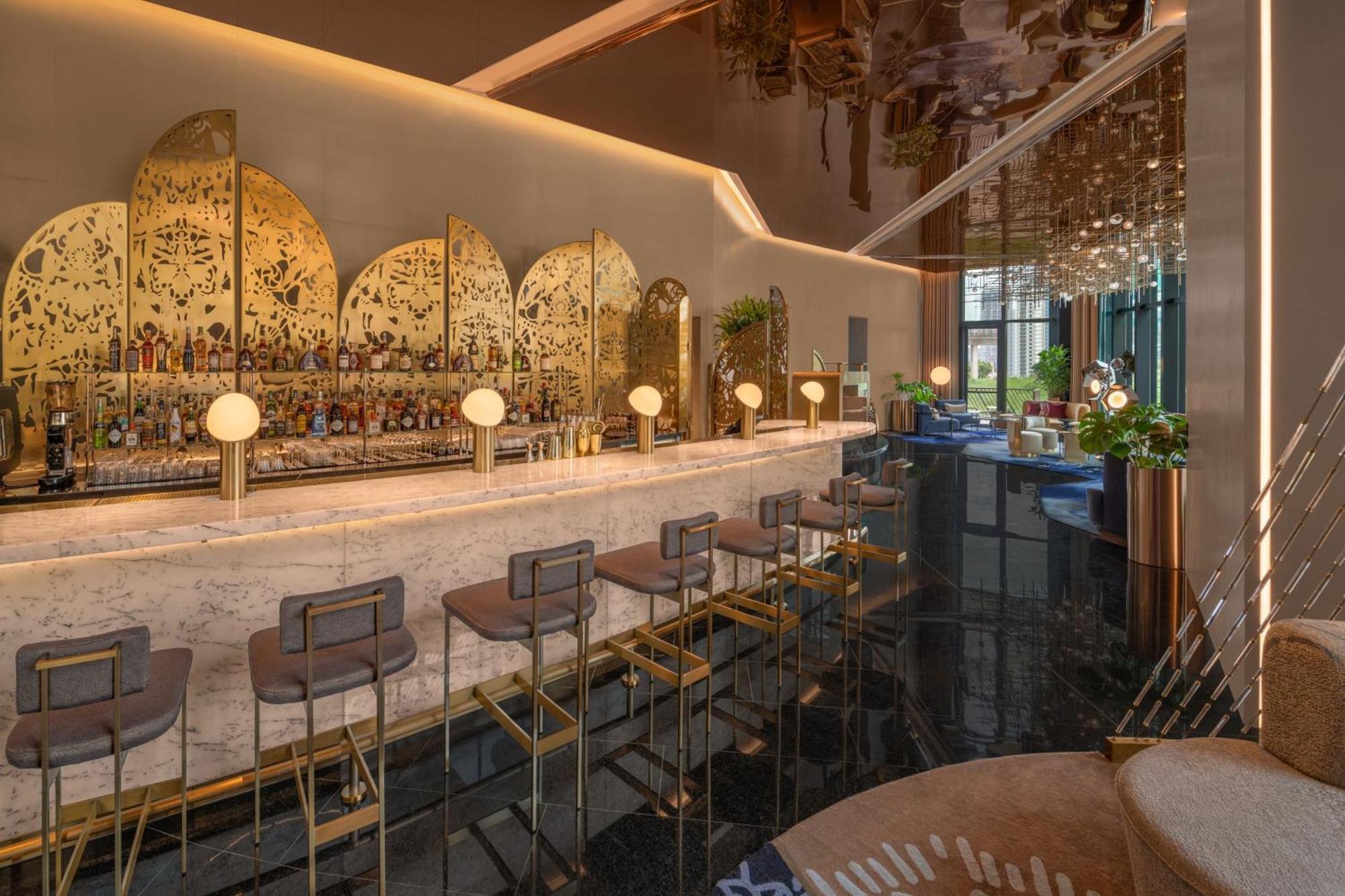 W Macau - Studio City Екстер'єр фото The bar at the 101 Sky Bar