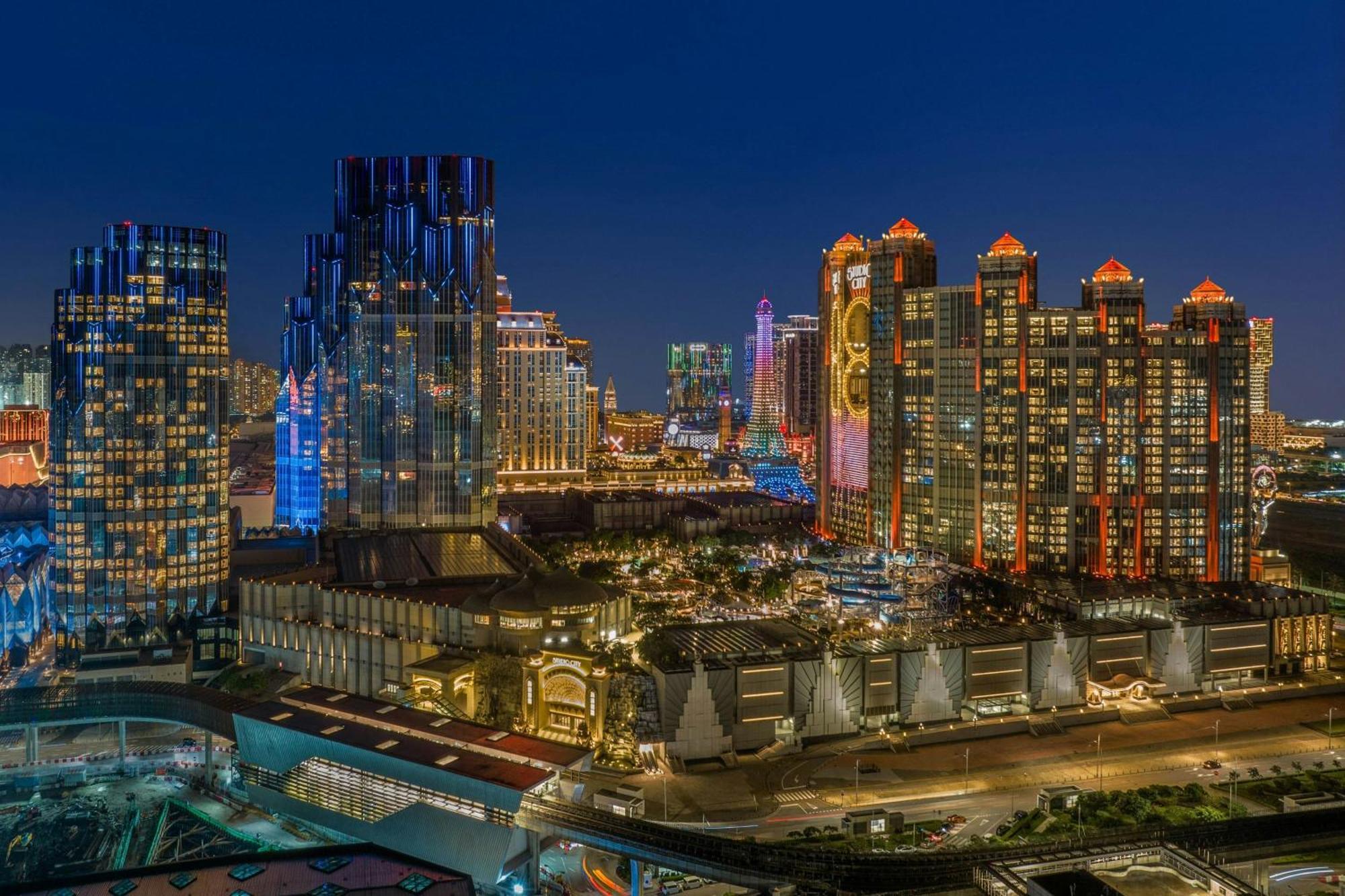 W Macau - Studio City Екстер'єр фото View of the district